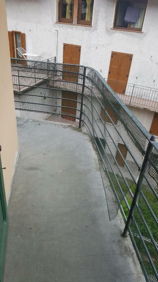 Crone Alex'S Home מראה חיצוני תמונה