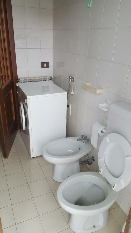 Crone Alex'S Home מראה חיצוני תמונה