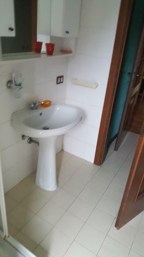 Crone Alex'S Home מראה חיצוני תמונה